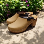 Obuwie damskie na obcasie Naturfeet DH2PE – skórzane chodaki na drewnianej podeszwie - uroda i gracja - brzoskwiniowe