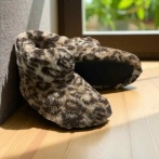 Ciepłe kapcie z naturalnej wełny unisex – Naturfeet BU1PA bambosze wełniane w cętki