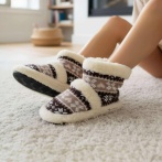 Ciepłe kapcie z naturalnej wełny – zimowe bambosze unisex z antypoślizgową podeszwą Naturfeet BU2BR