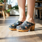 Damskie drewniaki Naturefeet DH5BL czarne z kwiatowym wzorem komfortowe obuwie na obcasie - klasa i elegancja