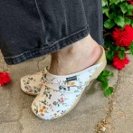 Drewniaki damskie Naturfeet ze skóry naturalnej w kwiaty Zakryte Chodaki DKC5WH