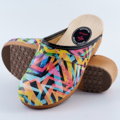 Artystyczne klapki na drewnianej podeszwie NATURFEET Kolorowe drewniaki damskie  DKC6PC zakryte