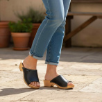 Drewniaki damskie NATURFEET czarne – skórzane klapki na drewnianej podeszwie - Piękno i Elegancja DKO2BL