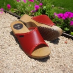 Drewniaki damskie NATURFEET DKO2RE czerwone – skórzane klapki na drewnianej podeszwie - Piękno i Elegancja