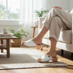 Drewniaki damskie NATURFEET DKO2WH białe – skórzane klapki na drewnianej podeszwie - Piękno i Elegancja