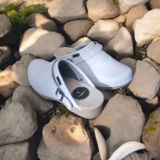 Skórzane męskie chodaki - drewniaki premium białe eleganckie obuwie DM1WH