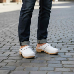 Skórzane męskie chodaki - drewniaki premium białe eleganckie obuwie DM1WH