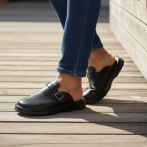 Skórzane Klapki Męskie Naturfeet KMC2BL z Zapięciem – Komfort i Styl