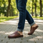 Skórzane Klapki Męskie Naturfeet KMC7BR z Zapięciem – Klasyka i Jakość