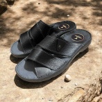 Czarne Klapki Męskie Naturefeet – Letnie Skórzane Obuwie z Antypoślizgową Podeszwą KMO2BL