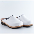 Męskie białe skórzane chodaki – wsuwane klapki z drewnianą podeszwą – buty Naturefeet w stylu skandynawskim MM1WH