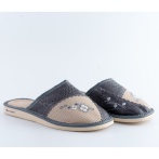 Skórzane kapcie damskie Naturfeet PKC5GR – Beżowo-szare z kwiatowym zdobieniem