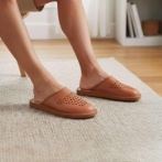 Męskie kapcie Naturfeet PMC7 – perforowane jasnobrązowe góralskie pantofle juht