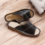 Męskie klapki skórzane Naturfeet PMO1BL – przewiewne lekkie kapcie z perforacją odkryte palce