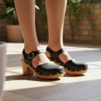 Ręcznie robione chodaki z czarnej skóry Naturfeet SKC1BL drewniane sandały zakryte palce - piękno i wdzięk