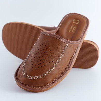 Męskie skórzane kapcie Naturfeet PMC2BR z perforacją – brązowe, lekkie i oddychające