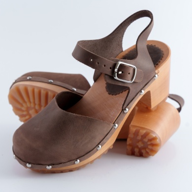 Ręcznie robione chodaki z brązowej skóry Naturfeet SKC1BR drewniane sandały zakryte palce - piękno i wdzięk