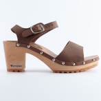 Ręcznie robione chodaki z brązowej skóry Naturfeet SKO1BR – drewniane sandały odkryte palce - piękno i wdzięk