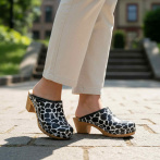 Damskie chodaki Naturfeet DH6CO z naturalnej skóry w krowie łatki – drewniaki na wysokim obcasie