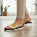 Damskie klapki skórzane Naturfeet PKO2GO pantofle premium złote