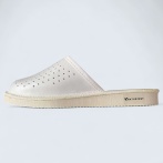 Skórzane klapki medyczne białe Komfortowe pantofle z naturalnej skóry z perforacją Naturfeet MPK2WH