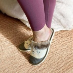 Damskie kapcie zimowe Naturfeet PKW5GR szare – skóra naturalna z haftem futerko i lekka podeszwa