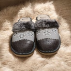 Damskie kapcie zimowe Naturfeet PKW5GR szare – skóra naturalna z haftem futerko i lekka podeszwa