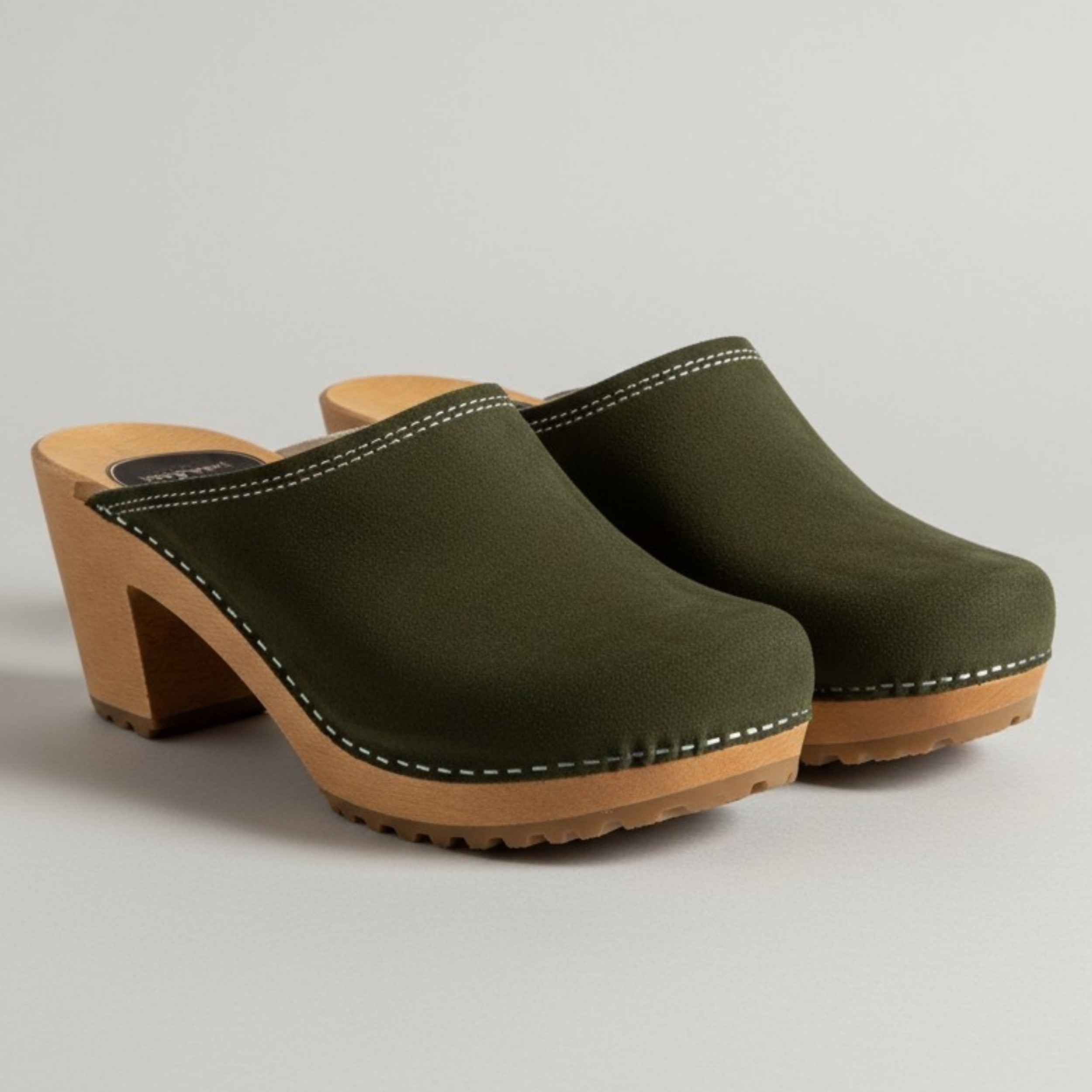 Damskie chodaki Naturfeet DH8NA z naturalnej skóry zamszowej - khaki