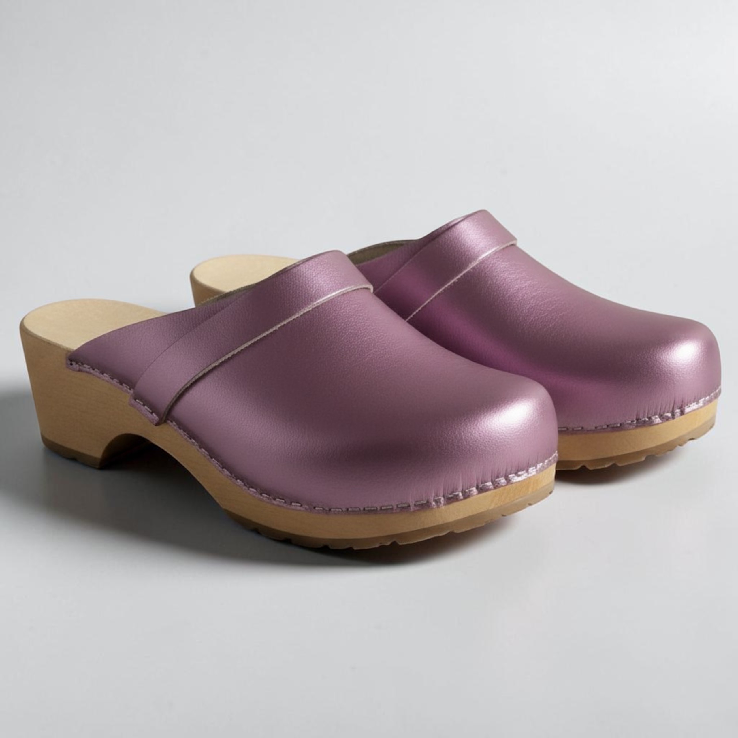 Chodaki damskie na drewnianym obcasie Naturfeet DKC2RE czerwone