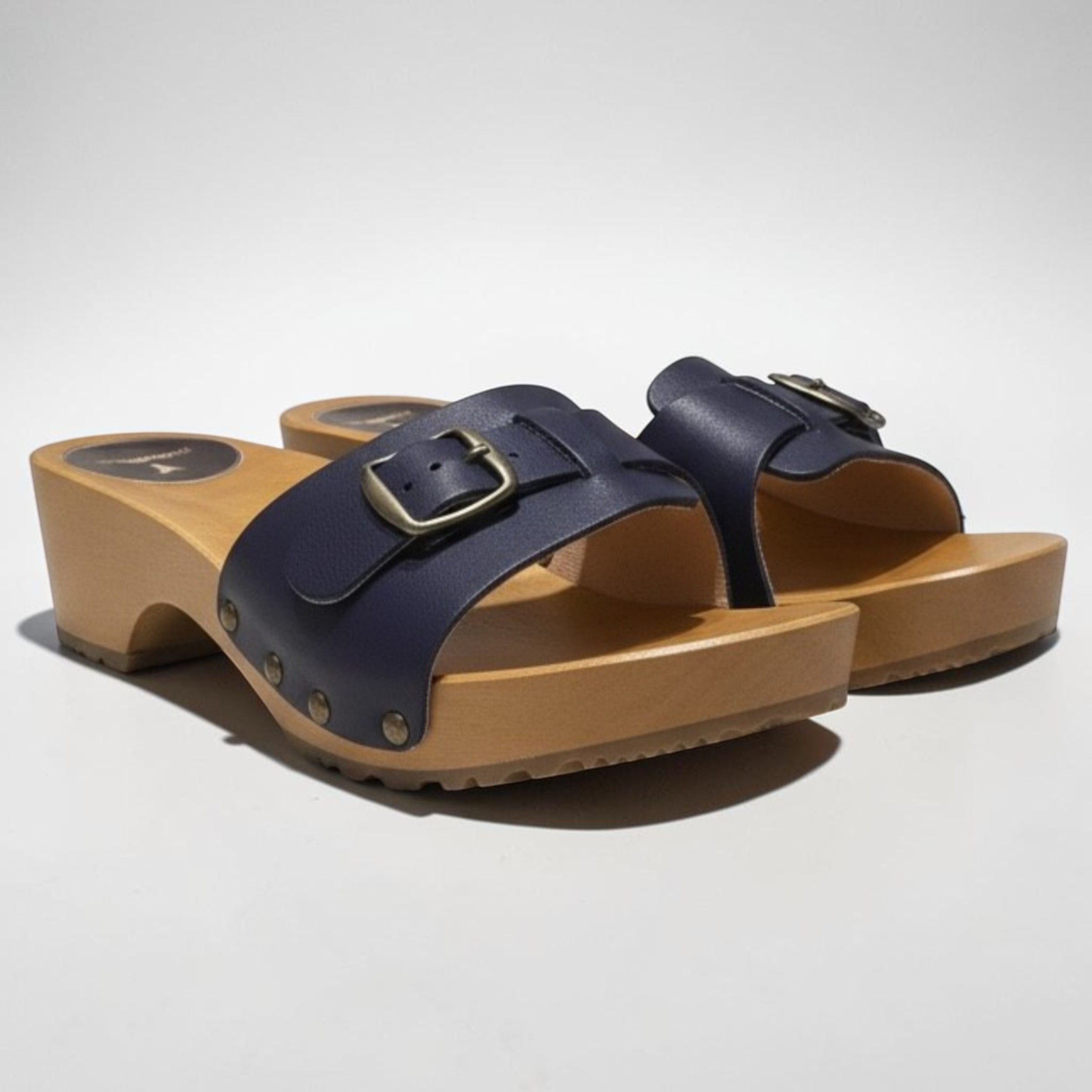 Chodaki damskie na drewnianym obcasie Naturfeet DKC2RE czerwone