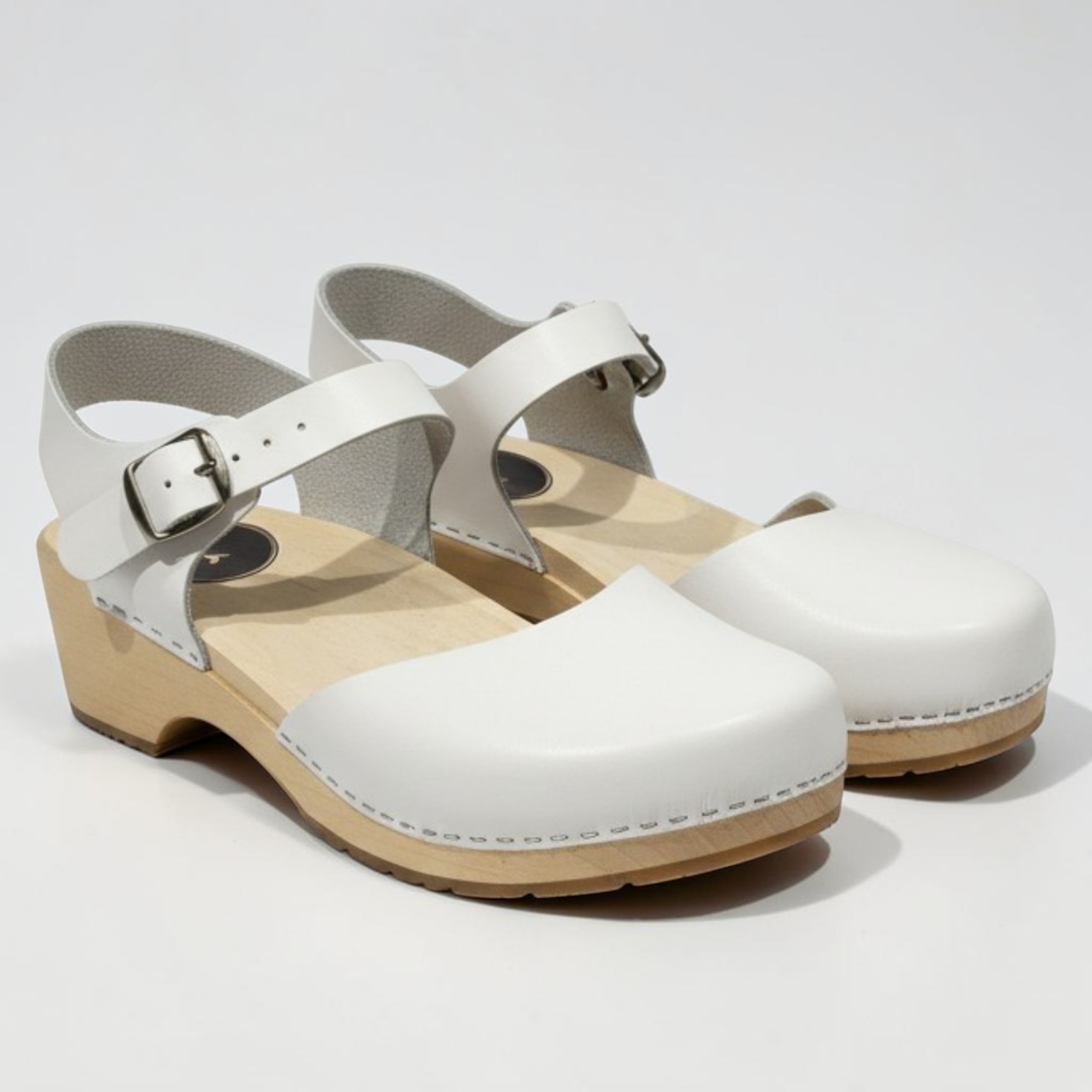 Chodaki damskie na drewnianym obcasie Naturfeet DKC2RE czerwone